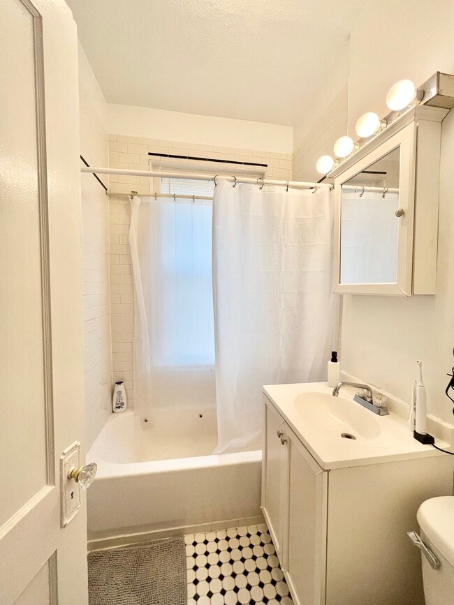 Photo - 15 Colborne Rd Unit 5