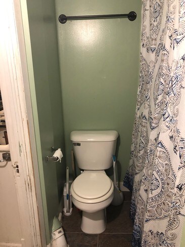 Bathroom - 818 N 7th Ave E Unit 2