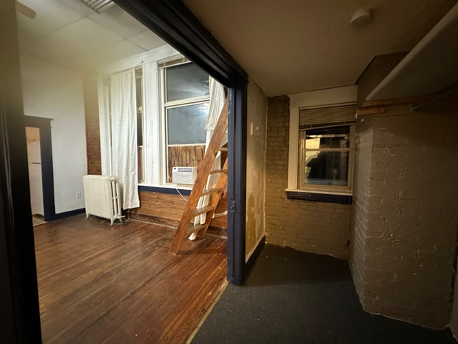 Photo - 112 W McPherson Unit 1