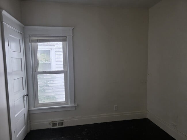 Photo - 159 80th St