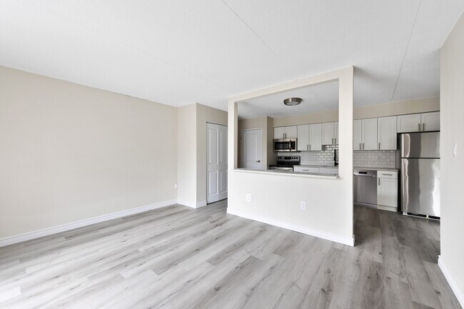 Photo - 3155 Sandwich St