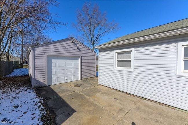 Photo - 2225 Martha Ave NE