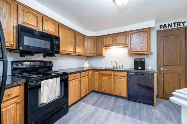 Photo - Green Lake Apartments and Townhomes