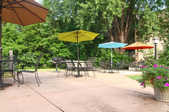 Westwood Chateau Apartments