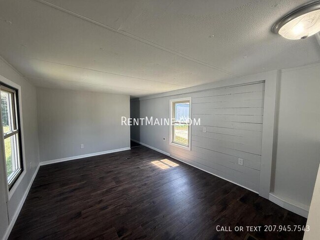 Photo - 681 Main Rd N