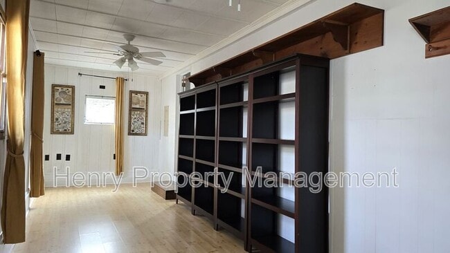 Photo - 309 Webster St