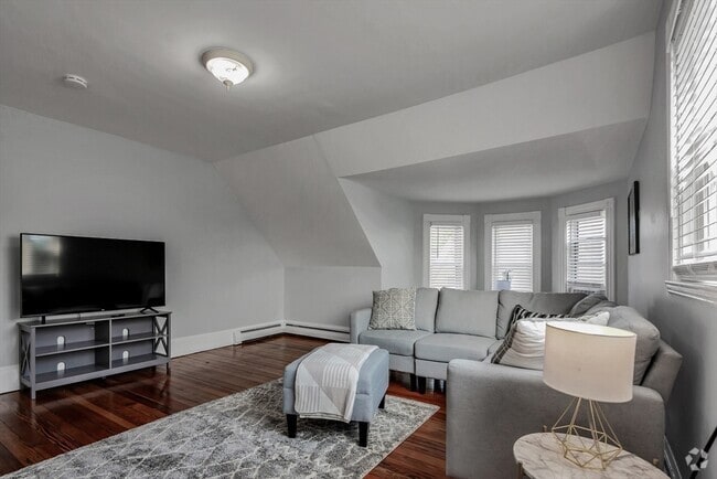Building Photo - 553 Main St Unit 3 Rental