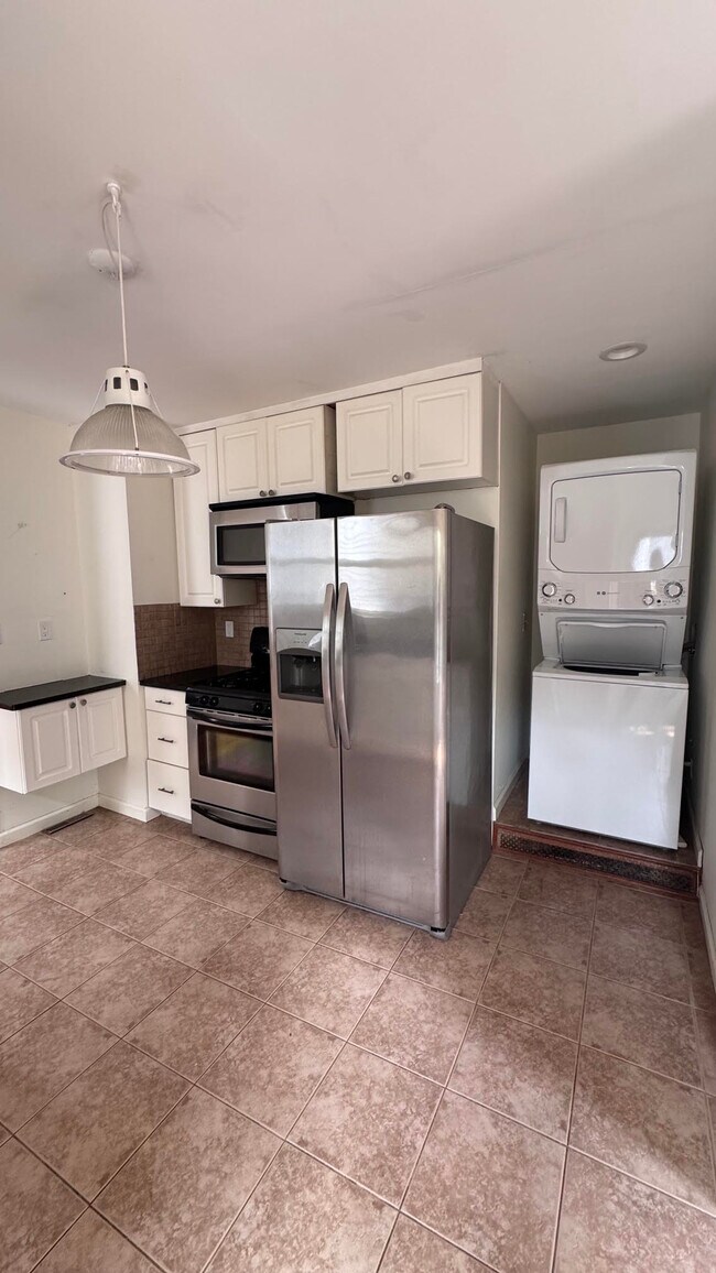 Photo - 125 Nicoll St