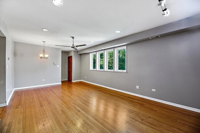 125 Callan Ave