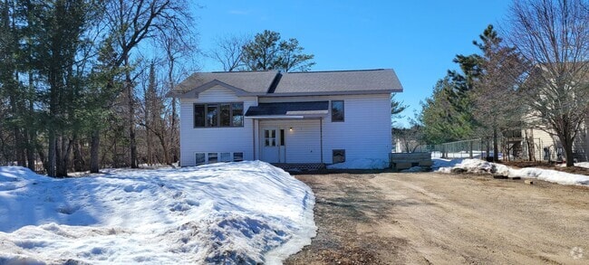 Building Photo - Large Cul-de-sac Home