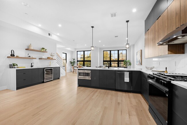 Photo - 165 Delaware Ave Unidad c Rental