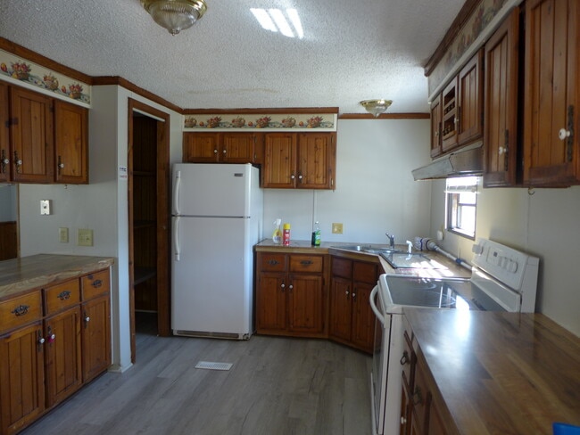 Photo - 1114 Grantham School Rd