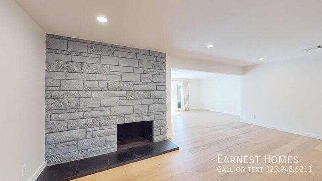 8551 Wilbur Ave