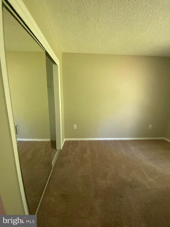 Photo - 254 Hampshire Dr