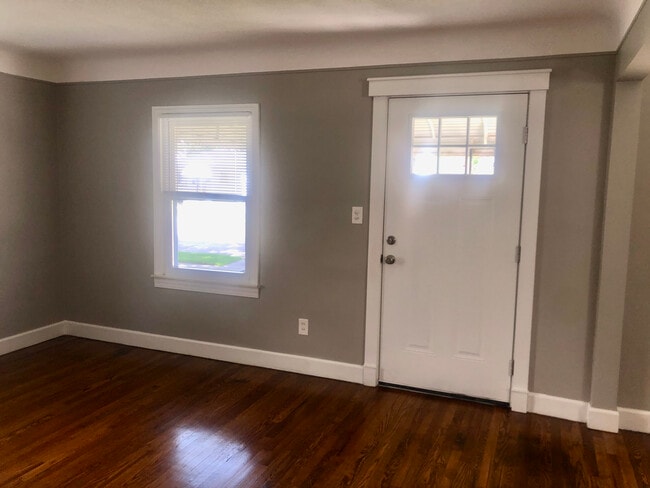 Photo - 19348 Washtenaw St