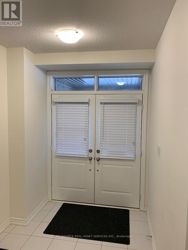 Photo - 60 Donald Ficht Cres