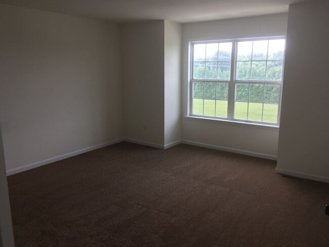 Photo - Room to spread out!