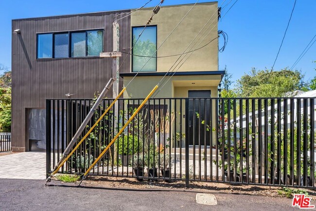 Building Photo - 2202 Washington Ave Unit A