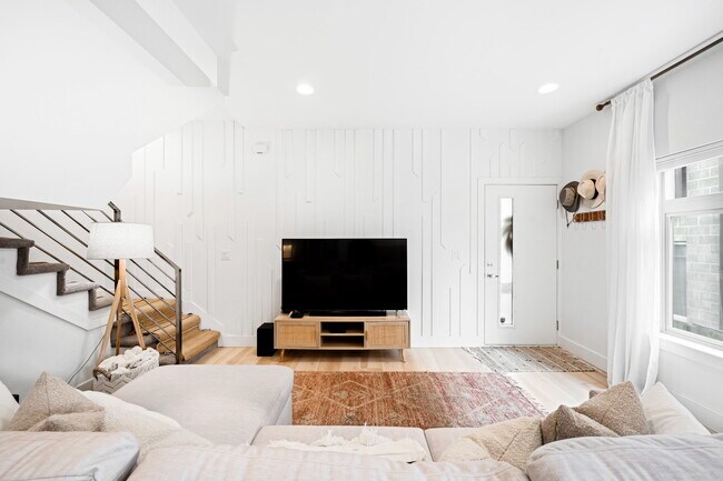 Photo - 1273 Xavier St