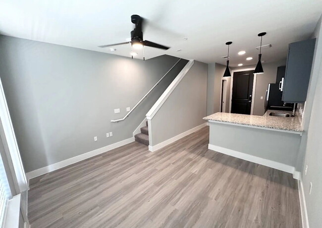 Building Photo - 5005 E Parmer Ln Unit 107 Rental