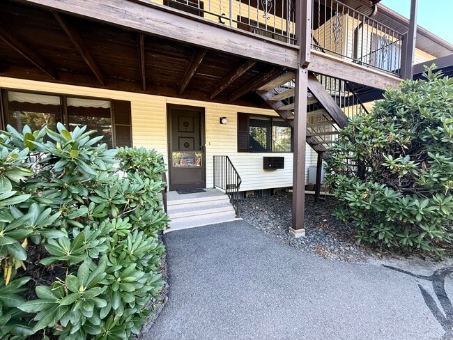 Building Photo - 388 S Main St Unit 5 Rental