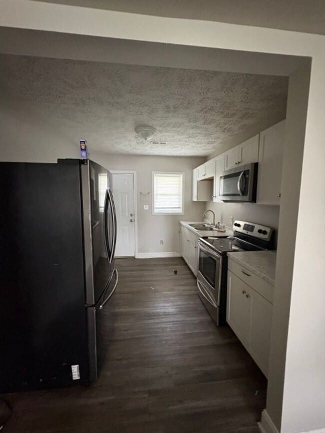 Photo - Bragg Court Apartment offering 1/2 OFF YOUR FIRST MONTHS RENT!! Available NOW!!