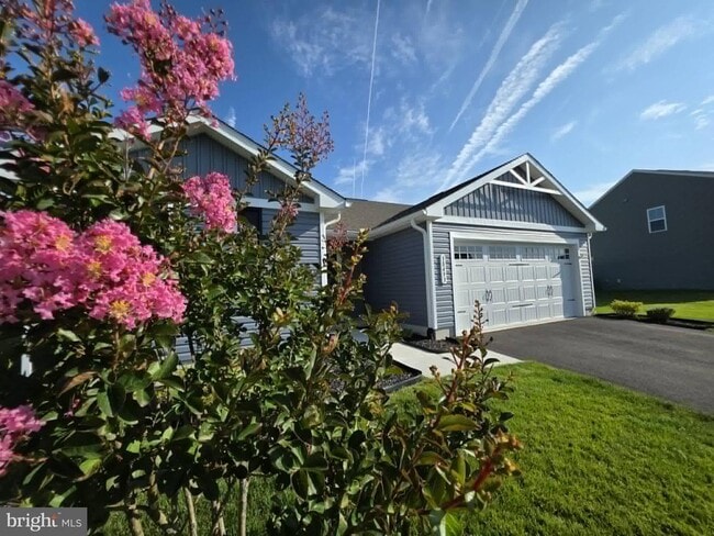 Photo - 38493 Barberry St