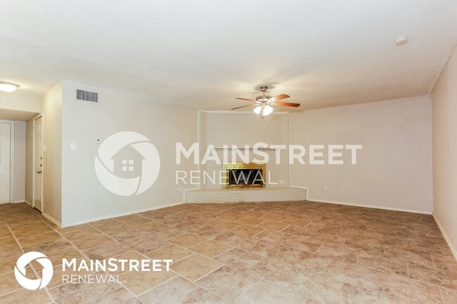 Photo - 817 Sandalwood Ln