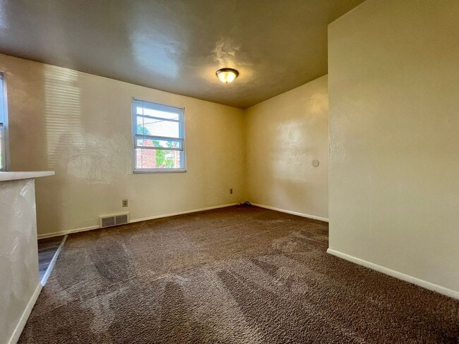 Photo - Amazing 2 BR Apartment at Regency Place! Great Plum Location! Central A/C & MORE! CALL TODAY!