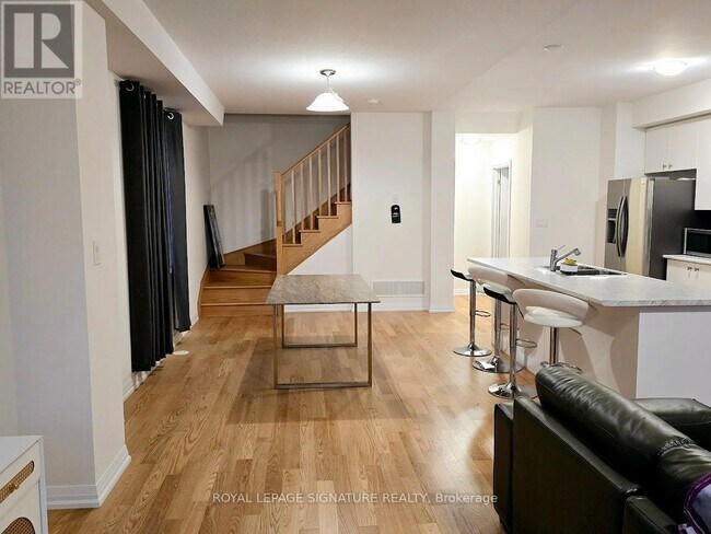 Photo - 80 Norwich Cres