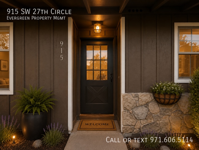 Photo - 915 SW 27th Cir