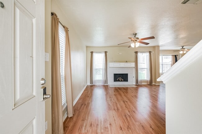 Photo - 13723 Rural Oak St