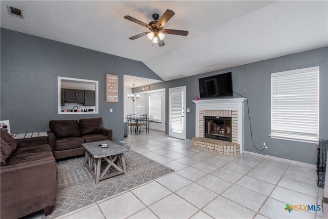 Photo - 1410 Windsor Cir