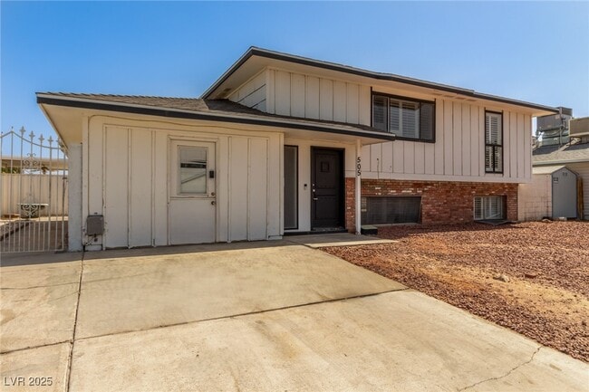 Photo - 505 Vincent Way