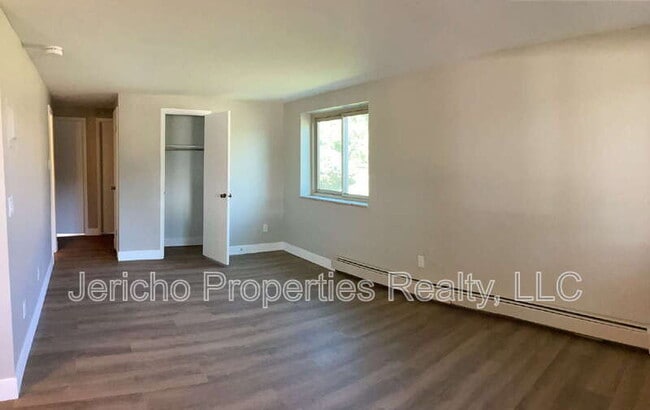 Photo - 633 Oak St Unit Apt 4