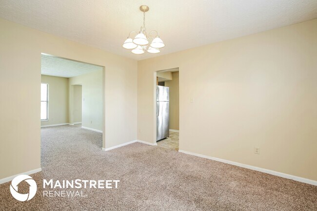 Photo - 1663 Rogers Cir