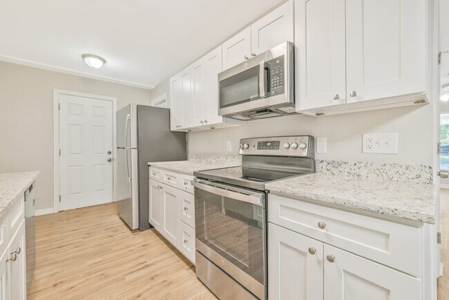 Photo - 2828 Central Dr