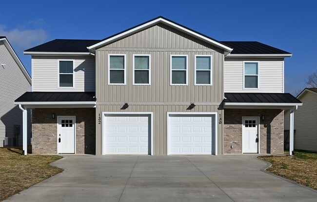 Building Photo - Brand New Townhome in Mansfield!