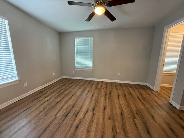 Building Photo - 1308 Genova St Unit 2