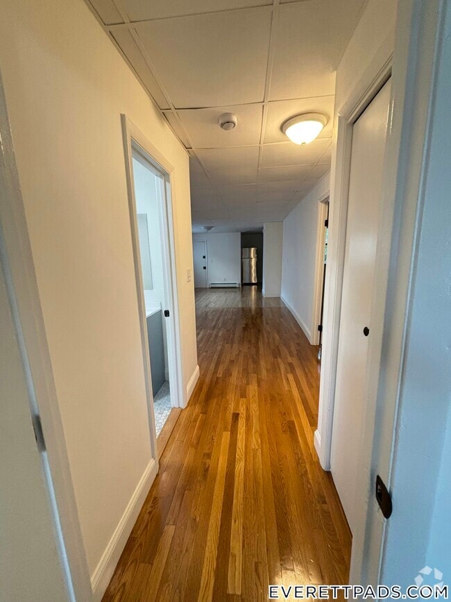 Building Photo - 47 Everett St Rental
