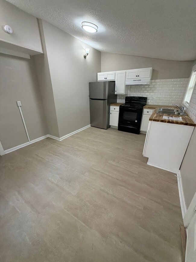 Photo - 2725 Solway Ave