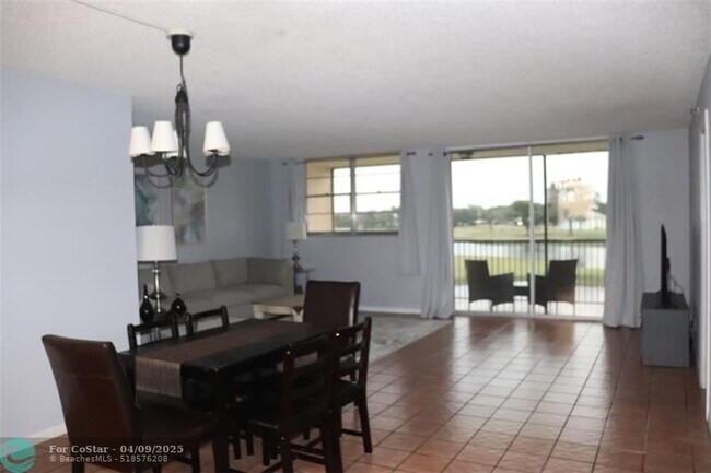 Photo - 3150 W Rolling Hills Cir Unit 304