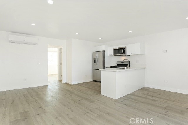 Building Photo - 6745 Laurel Canyon Blvd Unit 103 Rental