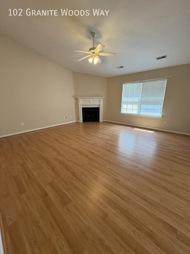 Photo - 102 Granite Woods Way