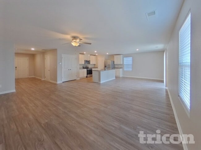 Photo - 2170 Southlea Dr