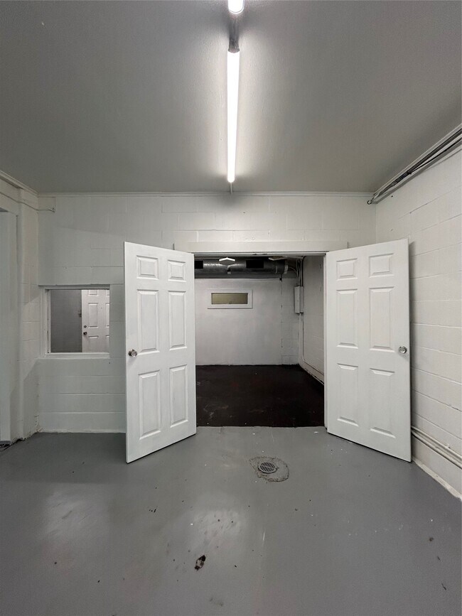 Photo - 1804 N Main St