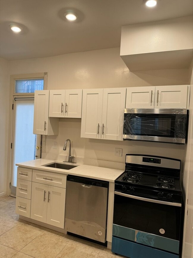 Photo - 5429 Howe St Unit 2nd