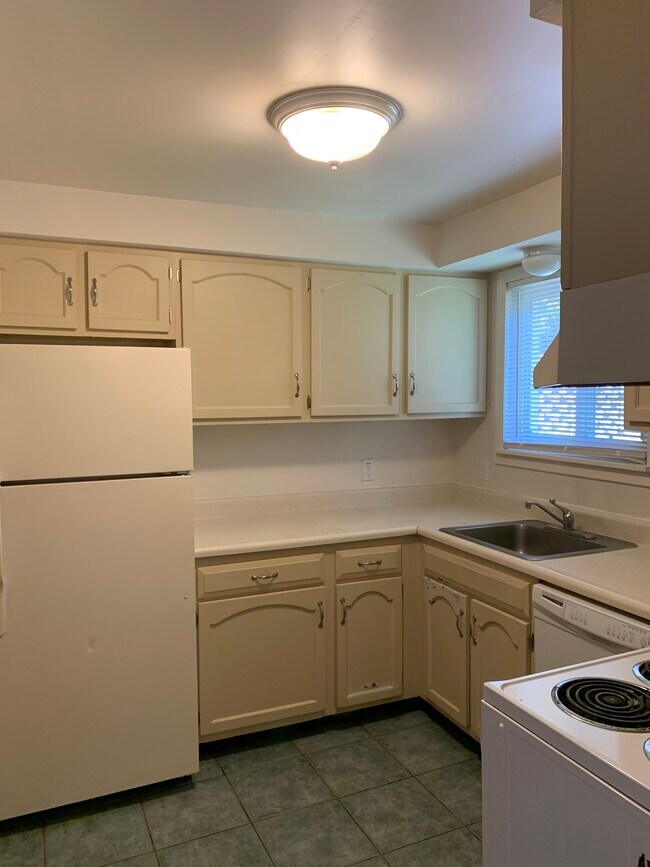 Photo - 252 West St Unidad 4