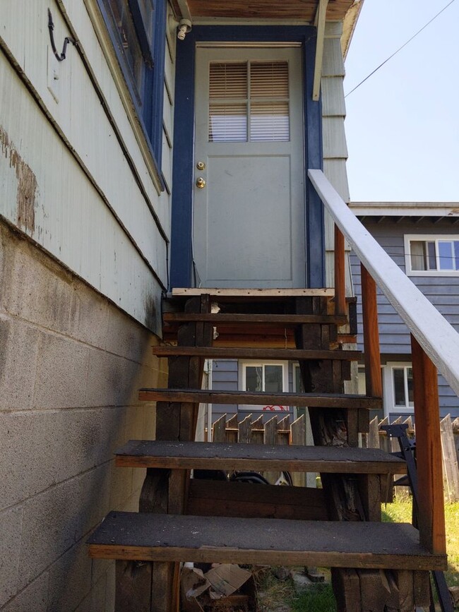 Photo - 1566 1/2 Mill St. Unidad 01