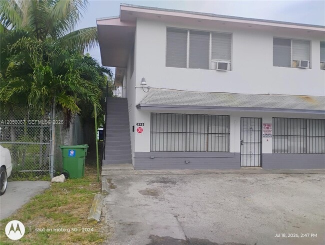 Building Photo - 4321 W Hallandale Beach Blvd Unit 1